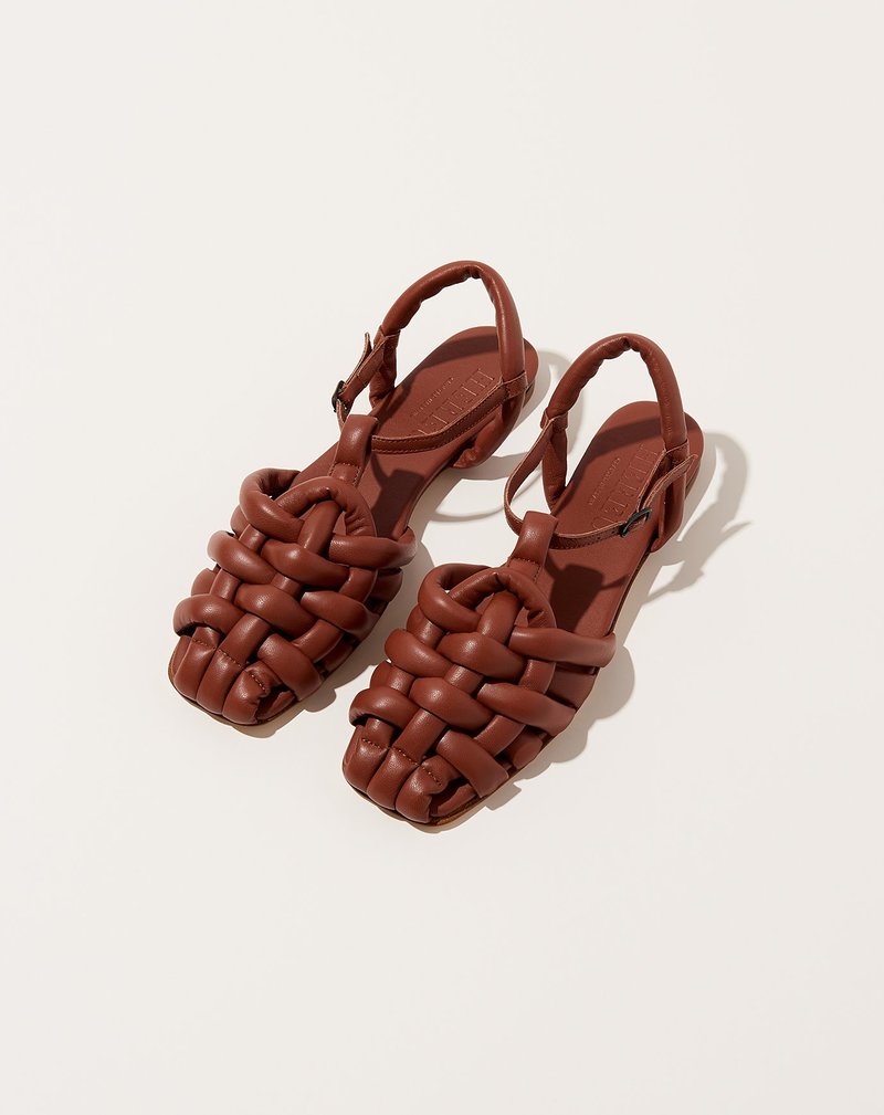 サンダル・ミュール HEREU SS24 CABERSA FLAT SANDALS (CABEWFS24 002 1 TAN) CABERSA HEELED - Padded Fisherman Sandal – Hereu Studio