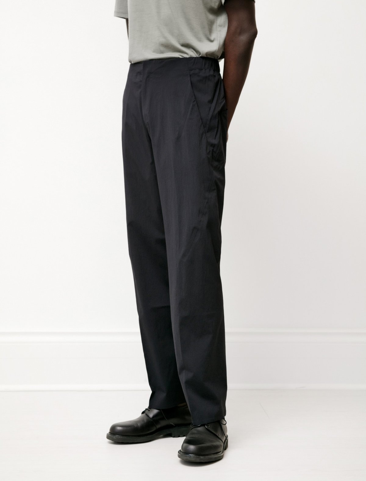 パンツ VEILANCE SPERE LT PANT BLACK SAPPHIRE 32 VEILANCE Spere LT Pant - Black | Garmentory