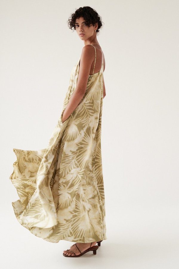 Tropical Print M-Strap Long Dress Tropical Print M-Strap Long Dress