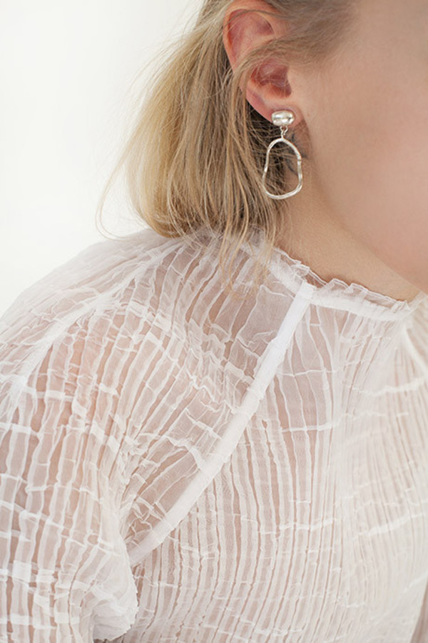 ⭐︎MHQ⭐︎【DEPT】Mondo Mondo TOYEN EARRINGS Mondo Mondo Toyen Earring | Garmentory