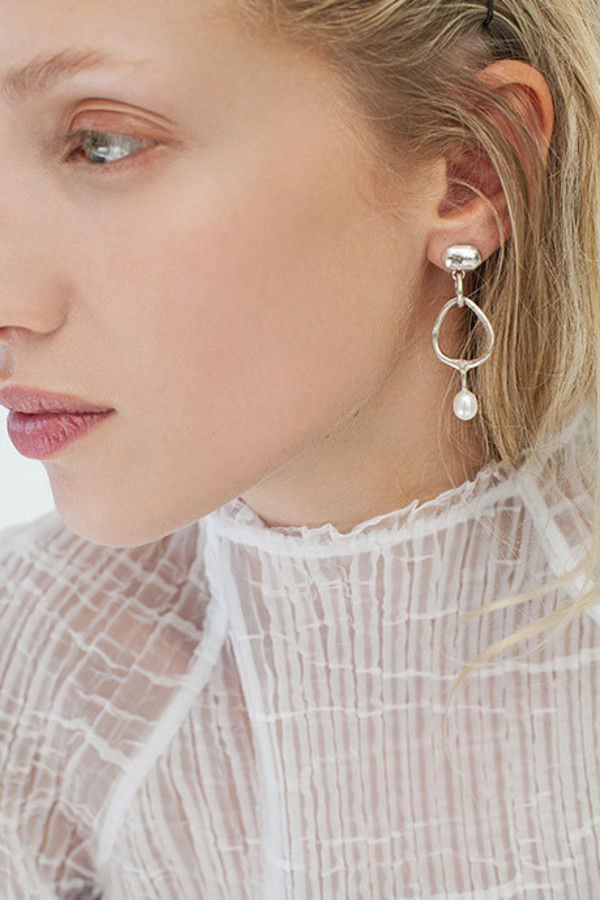 ⭐︎MHQ⭐︎【DEPT】Mondo Mondo TOYEN EARRINGS Mondo Mondo Toyen Earring | Garmentory