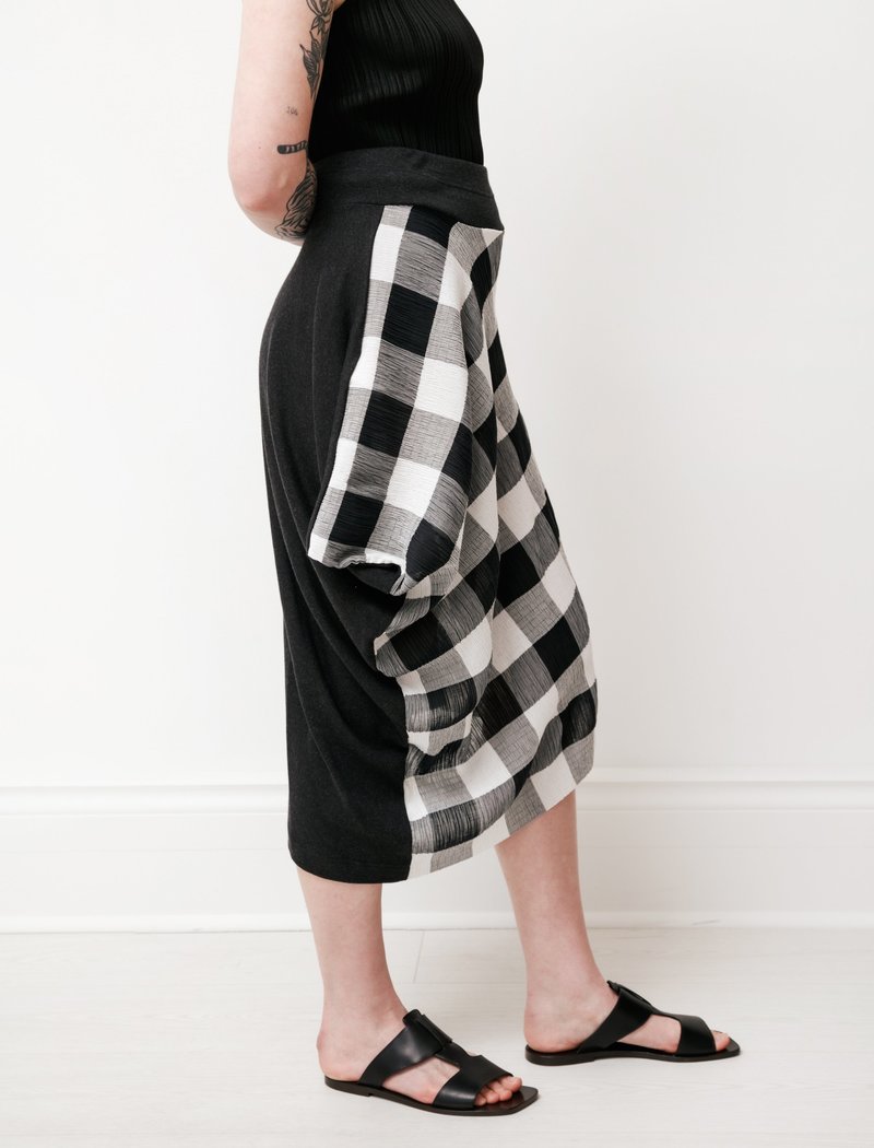 Y's by Yohji Yamamoto Asymmetric Gingham Skirt - Black/White Y's by Yohji Yamamoto Asymmetric Gingham Skirt - Black/White
