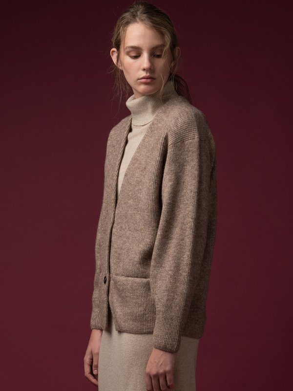 Alpaca Curved Sleeve Cardigan_Beige Alpaca Curved Sleeve Cardigan_Beige