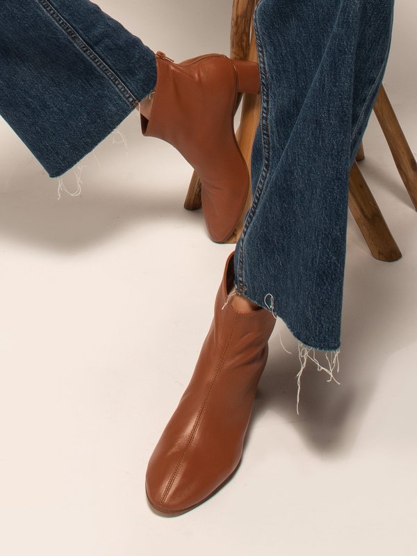 blush. Hiver Boots - Brown blush. Hiver Boots - Brown