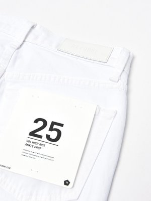 HIGH RISE ANKLE CROP _ WHITE HIGH RISE ANKLE CROP _ WHITE