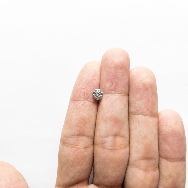 0.87ct 5.98x5.97x3.76mm Round Brilliant 18531-04 0.87ct 5.98x5.97x3.76mm Round Brilliant 18531-04