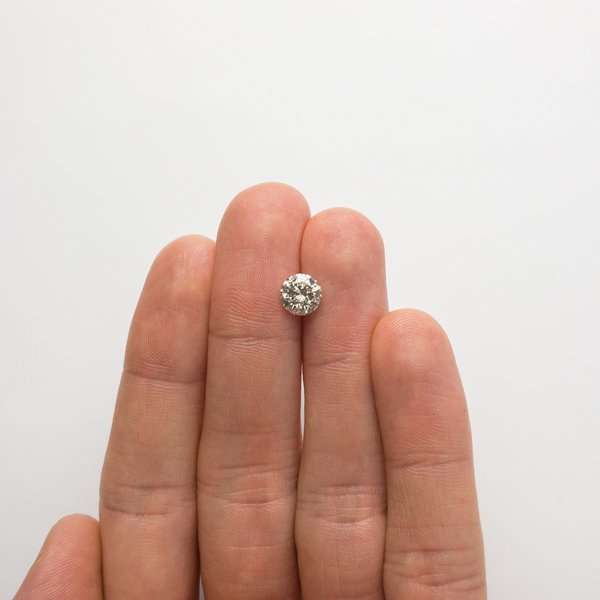 1.53ct 7.22x7.17x4.59mm Round Brilliant 18667-04 1.53ct 7.22x7.17x4.59mm Round Brilliant 18667-04
