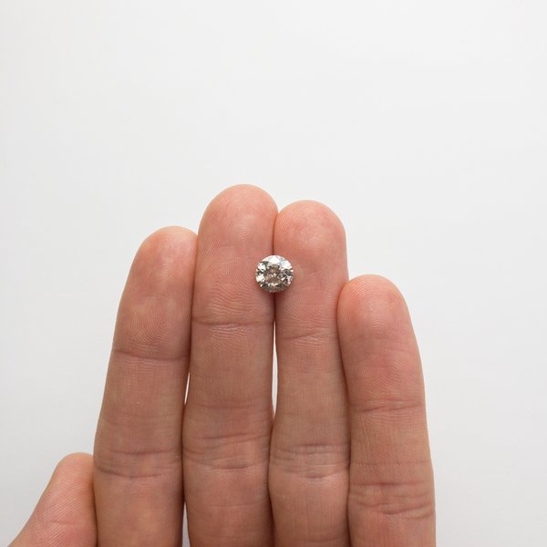 1.72ct 7.47x7.40x4.75mm Round Brilliant 18667-07 1.72ct 7.47x7.40x4.75mm Round Brilliant 18667-07