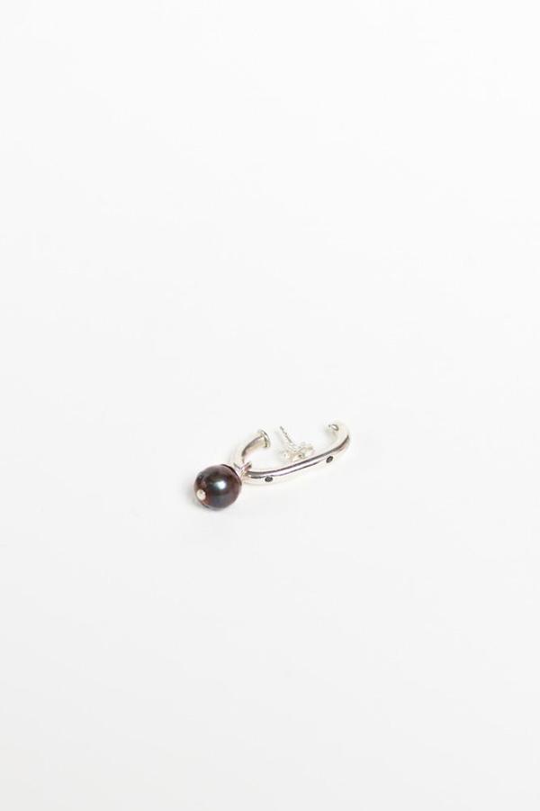 Ear cuff with black diamonds, short, silver Ear cuff with black diamonds, short, silver