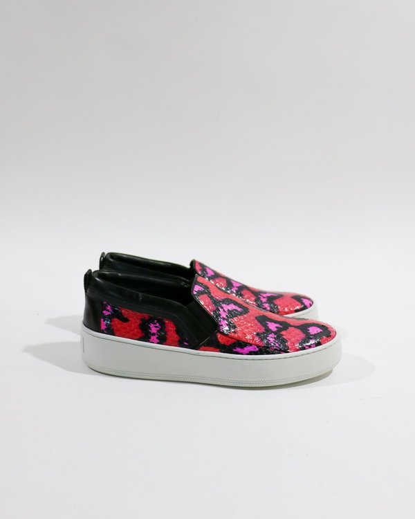 pre-loved Sergio Rossi Snakeskin Slip-On Sneakers - Pink pre-loved Sergio Rossi Snakeskin Slip-On Sneakers - Pink