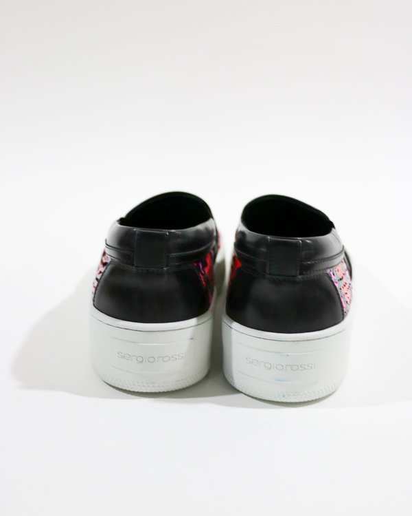 pre-loved Sergio Rossi Snakeskin Slip-On Sneakers - Pink pre-loved Sergio Rossi Snakeskin Slip-On Sneakers - Pink