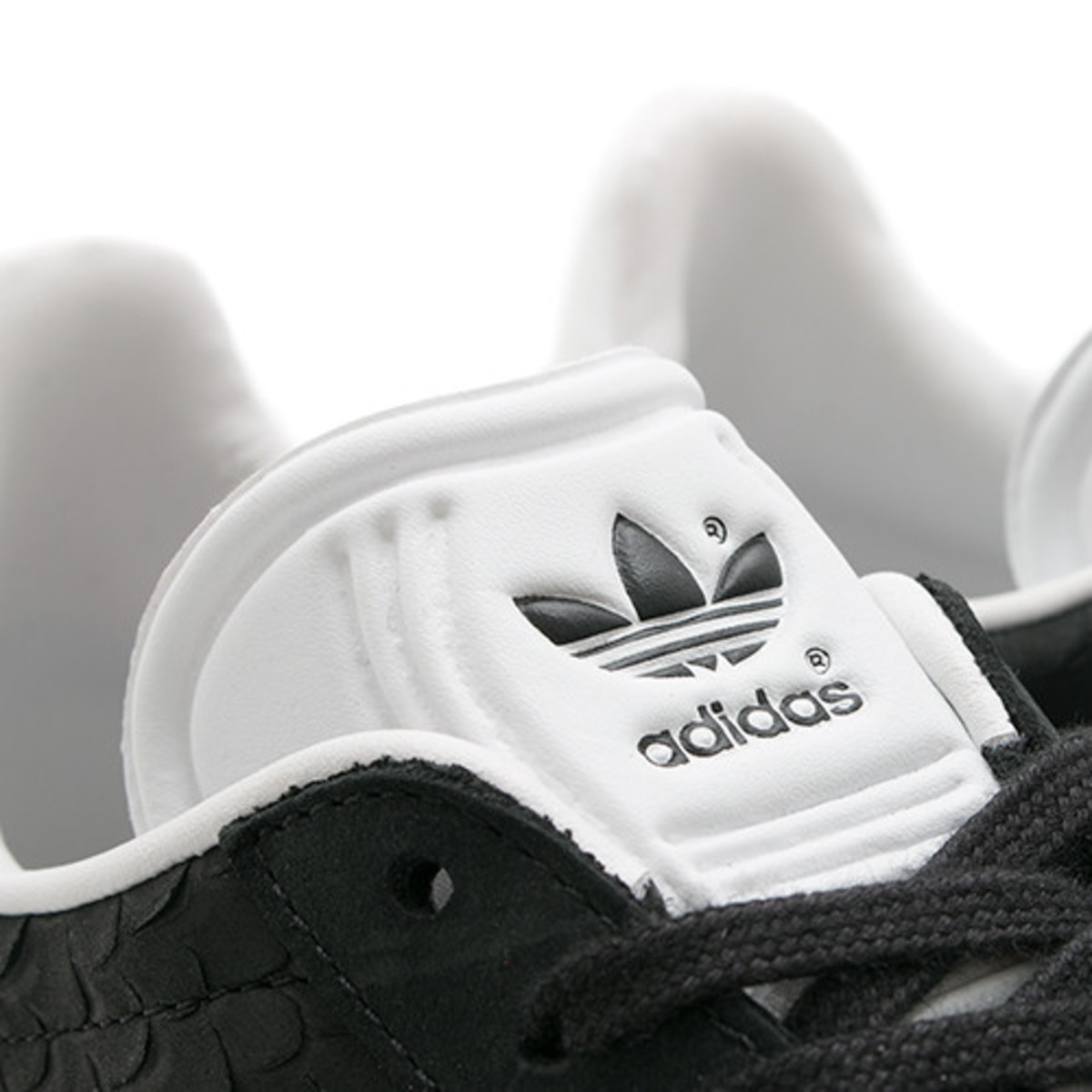 adidas gazelle silver green womens Women's adidas Samba OG Cream White/Collegiate Green / 7 main image 1