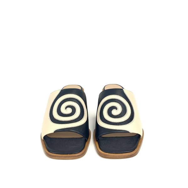 【Paloma wool】トルネードサンダル　TORNADO Paloma Wool Tornado Sandals - Black | Garmentory