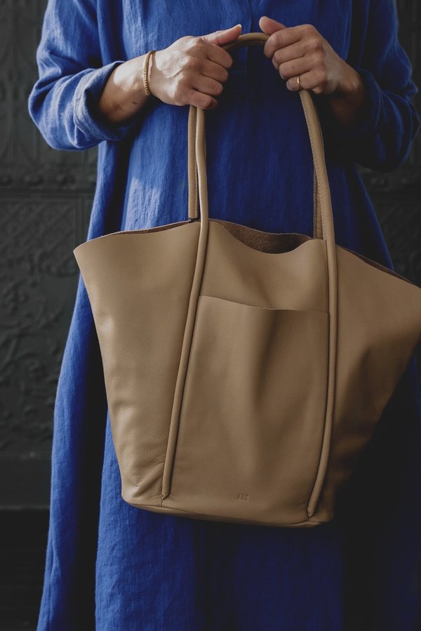 ARE Studio Fan Bag - tan