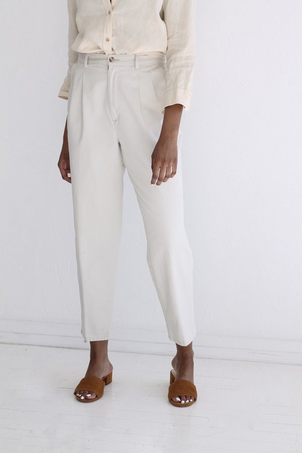 Vintage Chic Pleated Khakis Vintage Chic Pleated Khakis