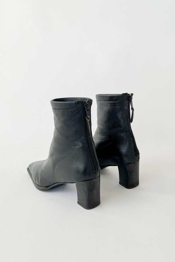 Vintage Stuart Weitzman Square Toe Ankle Boots - Black  display picture 3