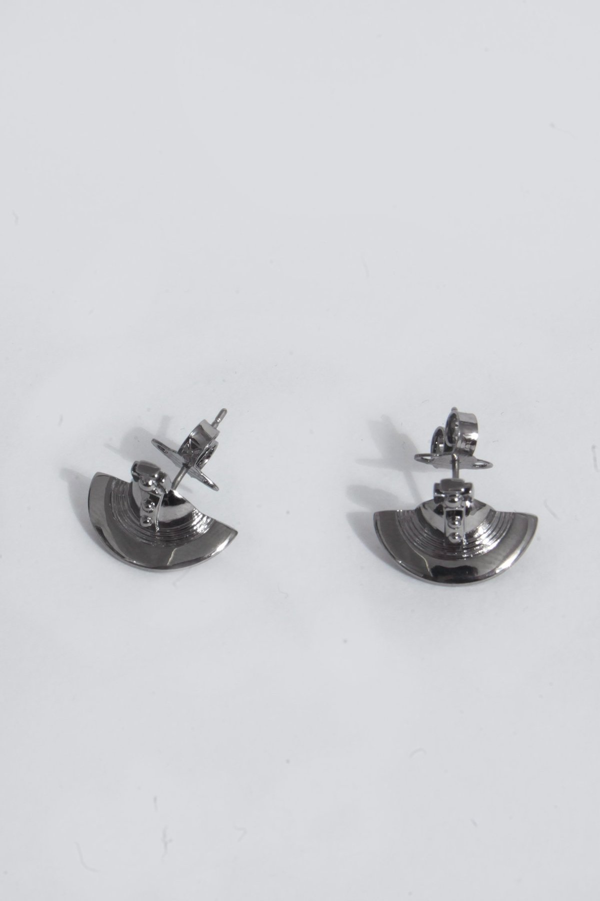 Vivienne Westwood Solid Orb Earrings - brass | Garmentory