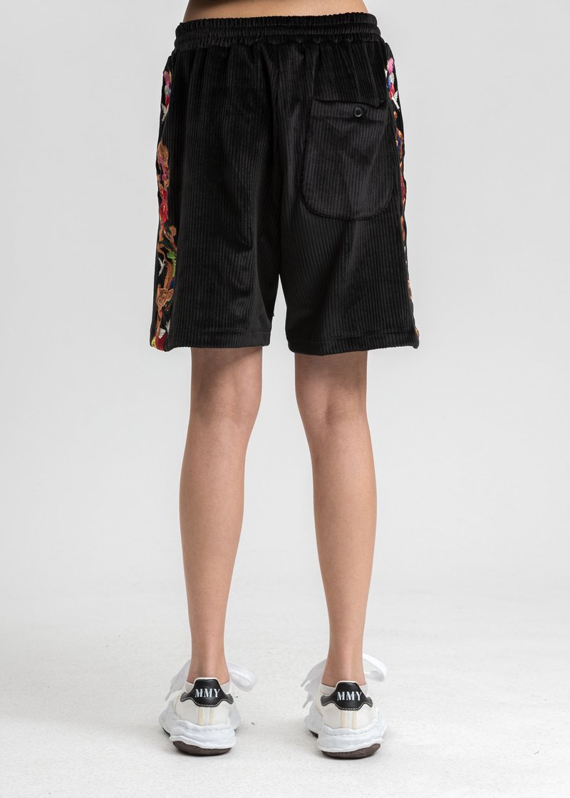 美品 doublet CHAOS EMBROIDERY COMFY SHORTS 美品 doublet CHAOS EMBROIDERY COMFY SHORTS - メルカリ