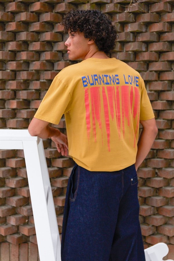 Henrik Vibskov Burning Love Tee - Ocra Henrik Vibskov Burning Love Tee - Ocra