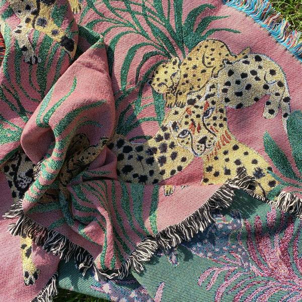 Pink Cheetahs Throw Blanket Pink Cheetahs Throw Blanket