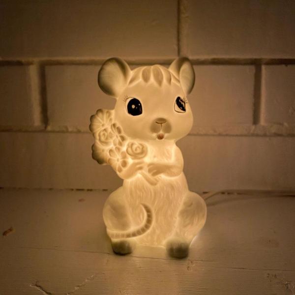 Vintage Porcelain Mouse Lamp Vintage Porcelain Mouse Lamp
