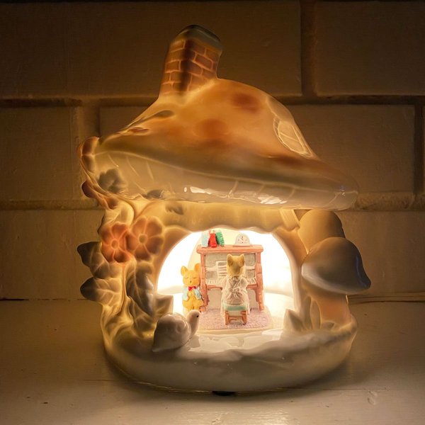Vintage Porcelain Mushroom Home Lamp Vintage Porcelain Mushroom Home Lamp