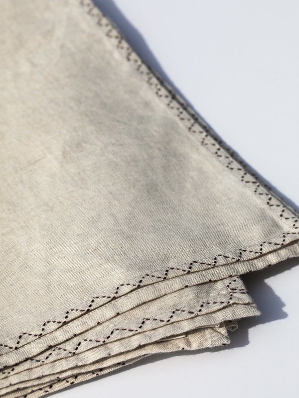Erica Tanov Hand-Embroidered Natural Linen Napkins Erica Tanov Hand-Embroidered Natural Linen Napkins