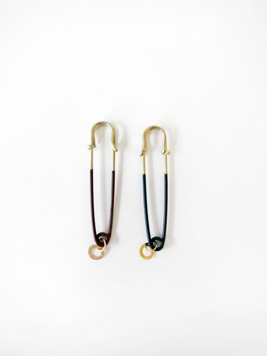 BLESS Safety Pin, Gold/Olive BLESS Safety Pin, Gold/Olive