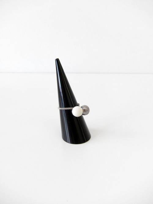 Saskia Diez Silver/Ivory Boule Ring Saskia Diez Silver/Ivory Boule Ring