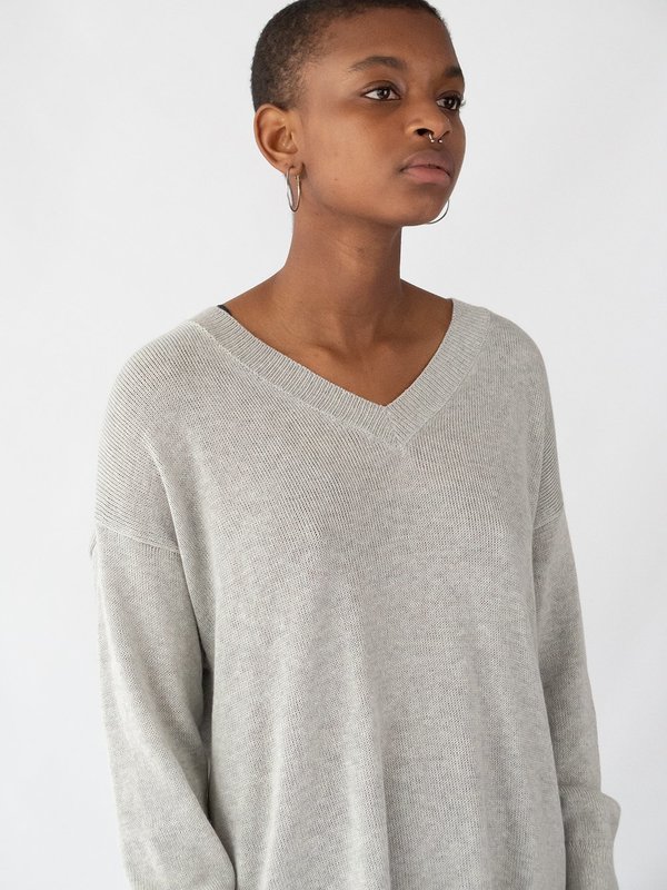 Erica Tanov fine knit cotton v-neck top - light grey Erica Tanov fine knit cotton v-neck top - light grey
