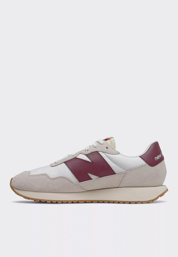 New Balance 237 Vintage Core Pack sneakers - beige/red New Balance 237 Vintage Core Pack sneakers - beige/red