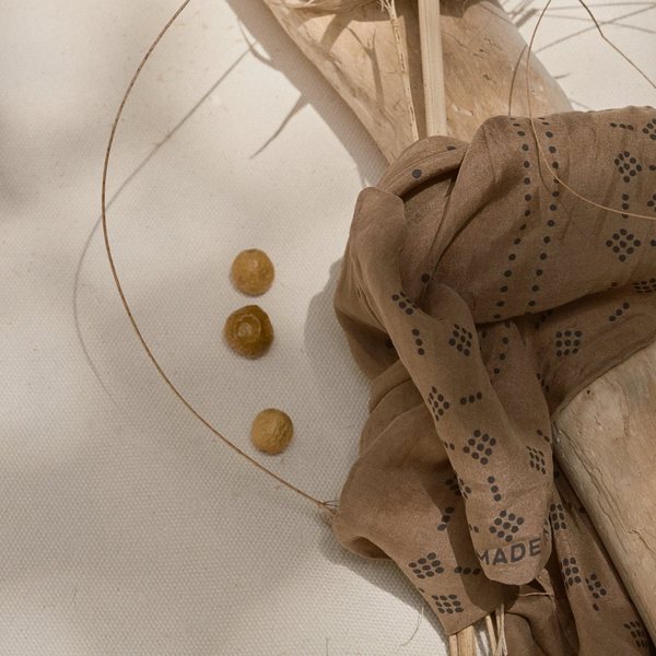 Ozma Dot Hankie - Oak