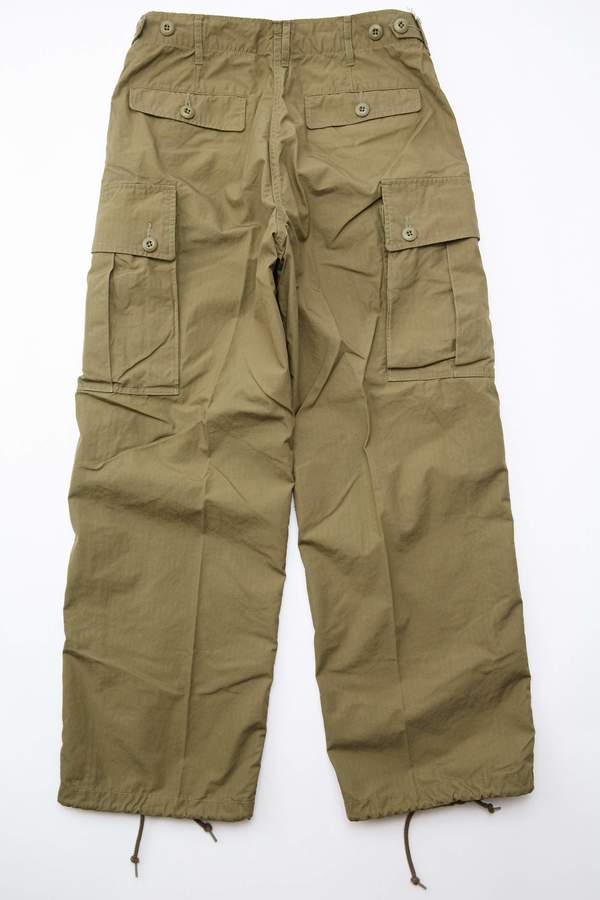 パンツ BEAMS PLUS MIL 6 Pocket 80/3 Ripstop Beams Plus Mil 6 Pockets 80/3 Rip Stop Pant in Olive | REVOLVE