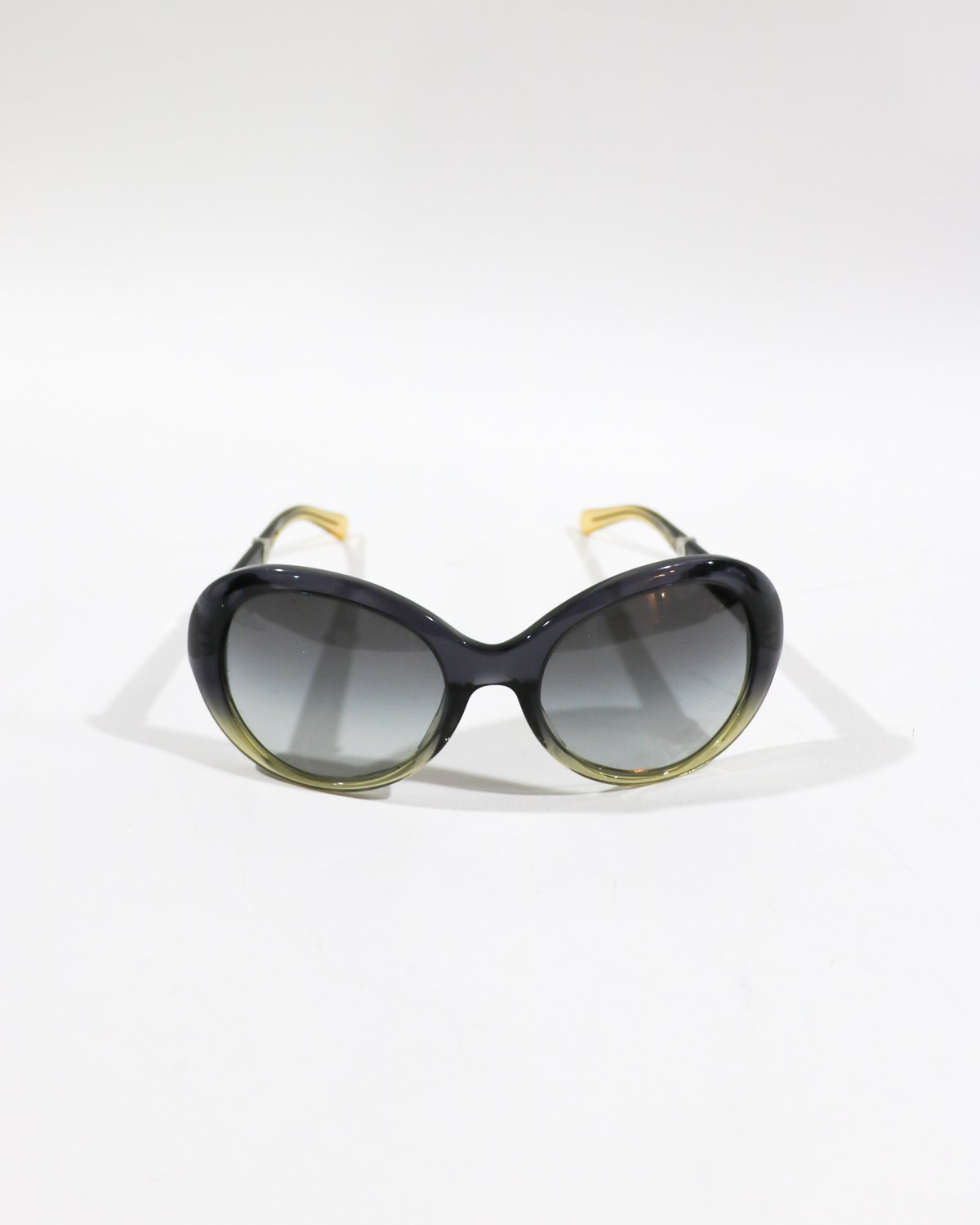 pre-loved Chanel Round Ombre Lucite Sunglasses - Black/Beige  display picture 2