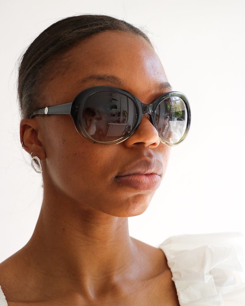 pre-loved Chanel Round Ombre Lucite Sunglasses - Black/Beige 