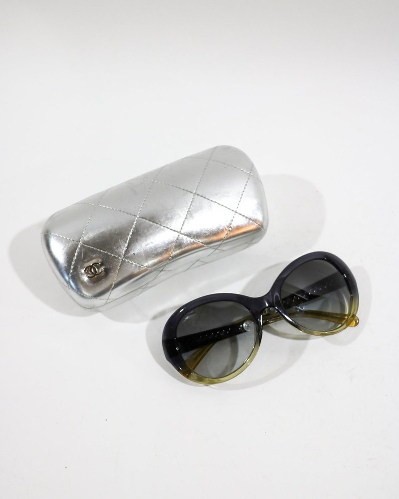 pre-loved Chanel Round Ombre Lucite Sunglasses - Black/Beige  display picture 3