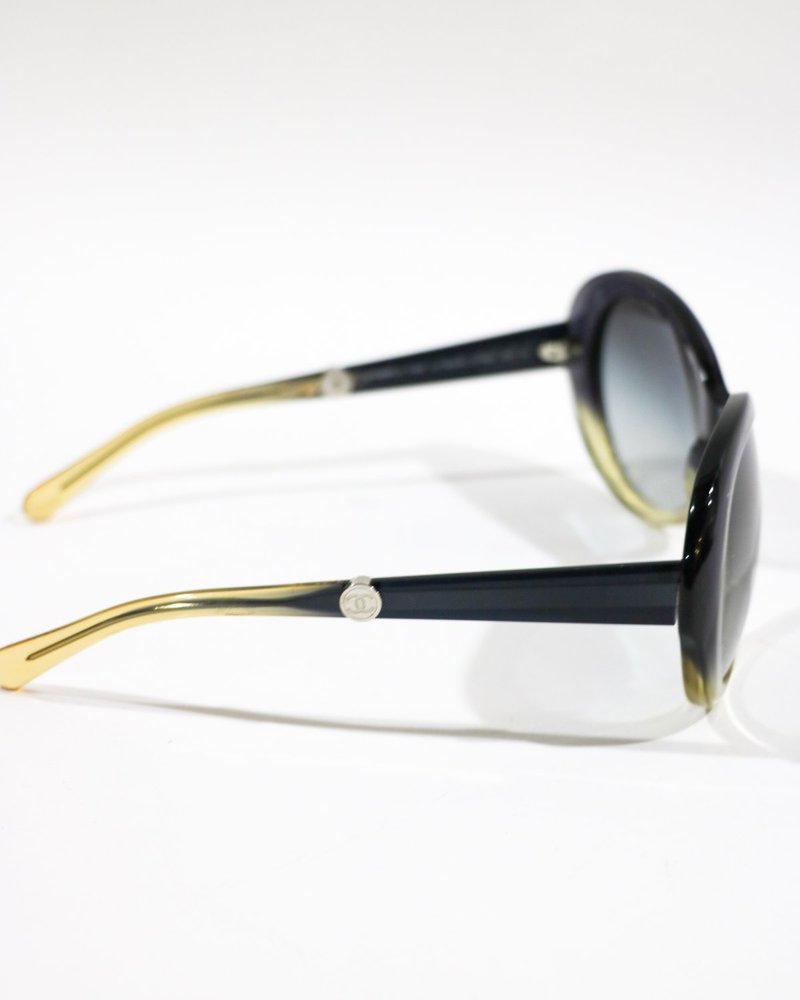 CHANEL ombré sunglasses pre-loved. pre-loved Chanel Round Ombre Lucite Sunglasses - Black/Beige  main image 4