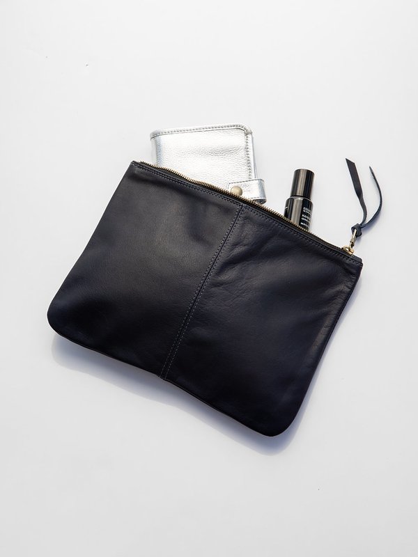 Erica Tanov elke leather zip clutch - navy Erica Tanov elke leather zip clutch - navy