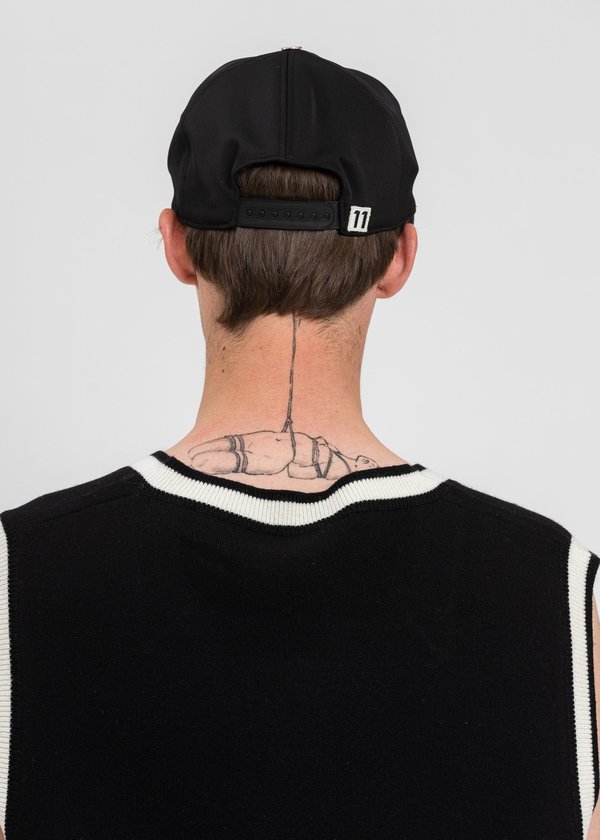 we11done Basic Logo Saint Cap - black we11done Basic Logo Saint Cap - black