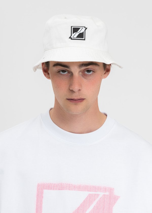 we11done Square Logo Bucket Hat - white we11done Square Logo Bucket Hat - white