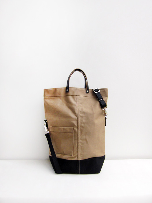 Chester Wallace Classic Bag, Khaki with Black Chester Wallace Classic Bag, Khaki with Black