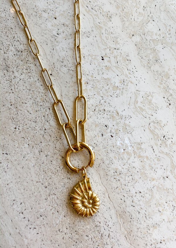 Notte Jewelry Comino Necklace + Single Earring