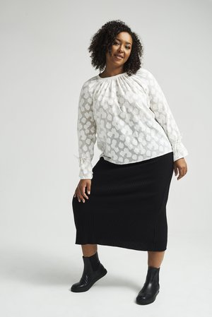 Lois Hazel Cena Top - Cloud Lois Hazel Cena Top - Cloud