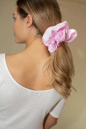 Maryam Nassir Zadeh CAMELLIA Scrunchie NWT ZEPHIR MaryamNassirZadehBlackCarnatio  main image 2