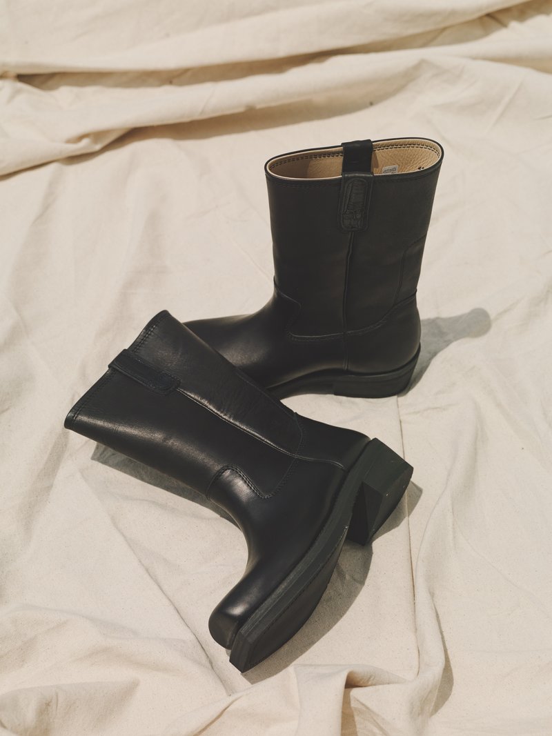 OUR LEGACY FLAT TOE BOOTブラックレザーフラットトーブーツ Our Legacy - Flat Toe Boot Black Leather