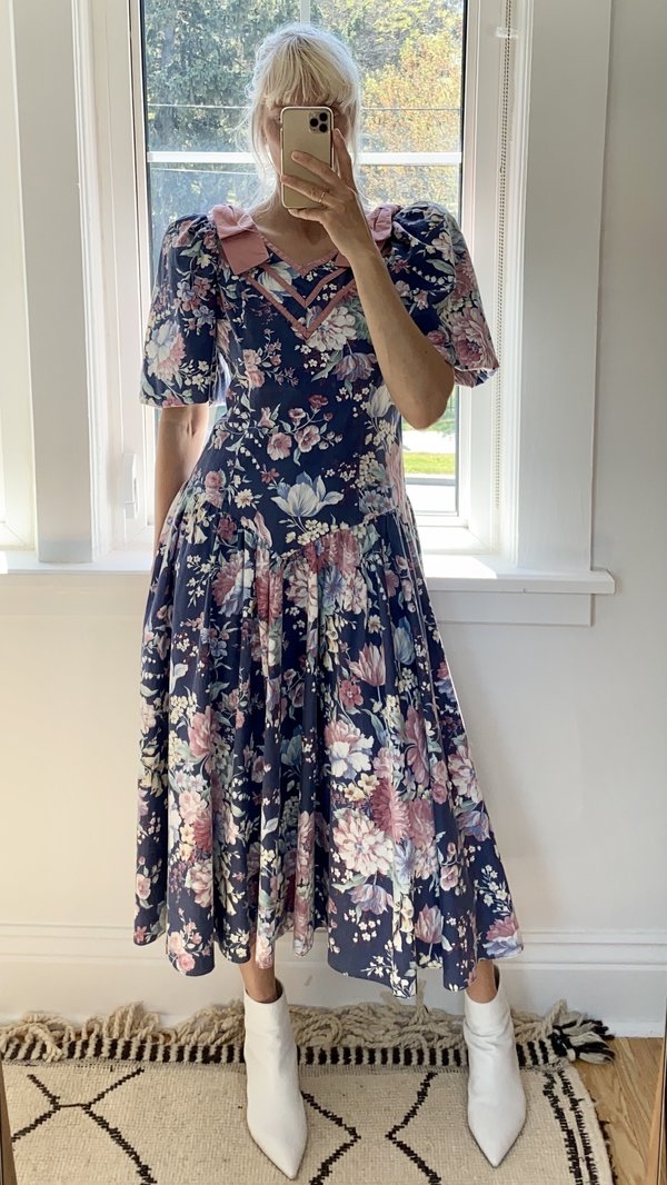 VINTAGE 1980s Floral Puffy Sleeve and Bow Dress Garmentory