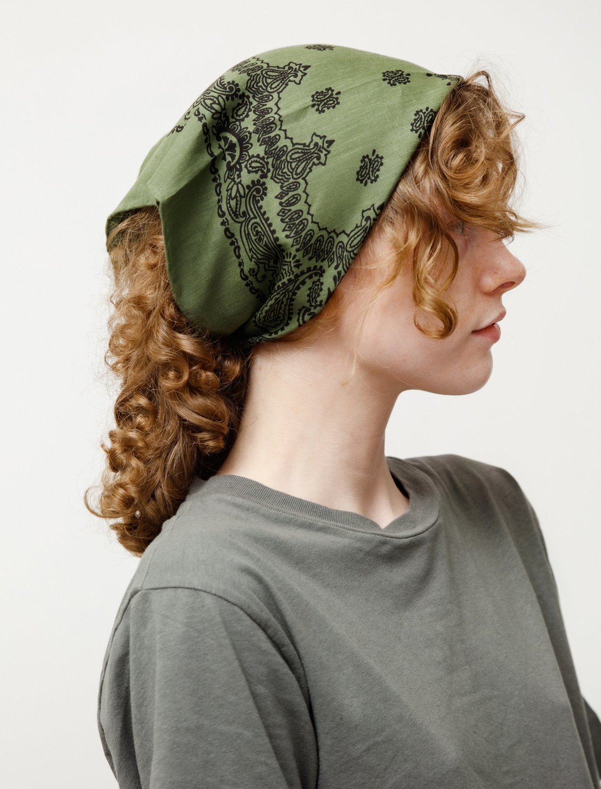 Margaret Howell Paisley Print Scarf in Linen Voile - Fern Black