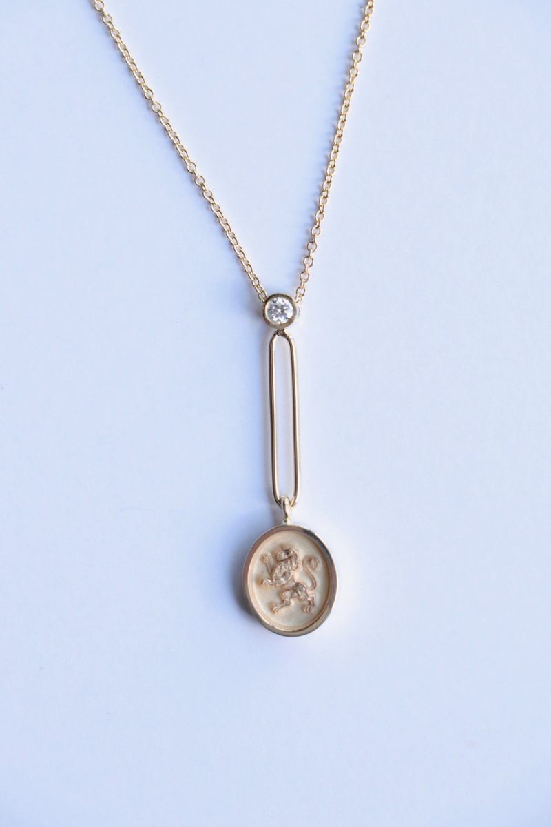 Retrouvai Fantasy Signet Pendant Necklace Lion on Garmentory