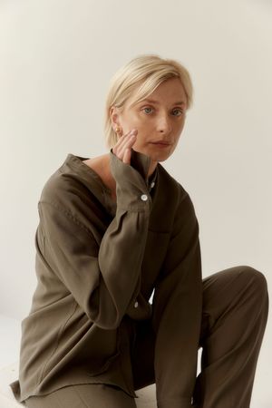 Mina Ease Shirt - Olive Mina Ease Shirt - Olive