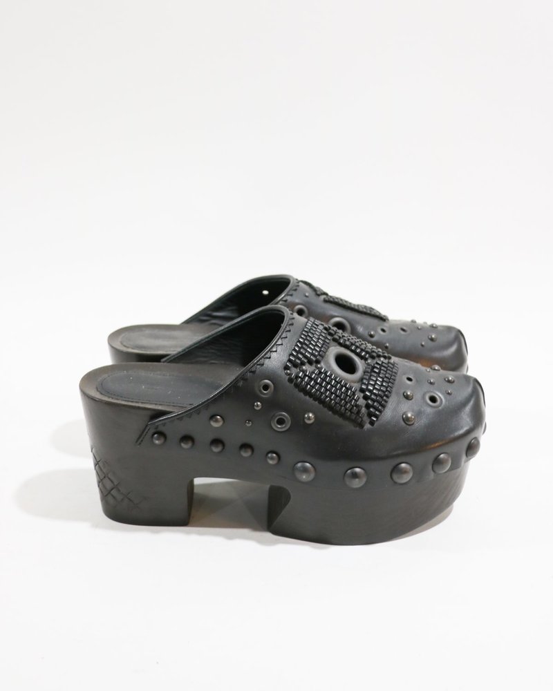 Bottega Veneta スクエアトゥ クロッグ New Bottega Veneta black quilted padded block square-toe